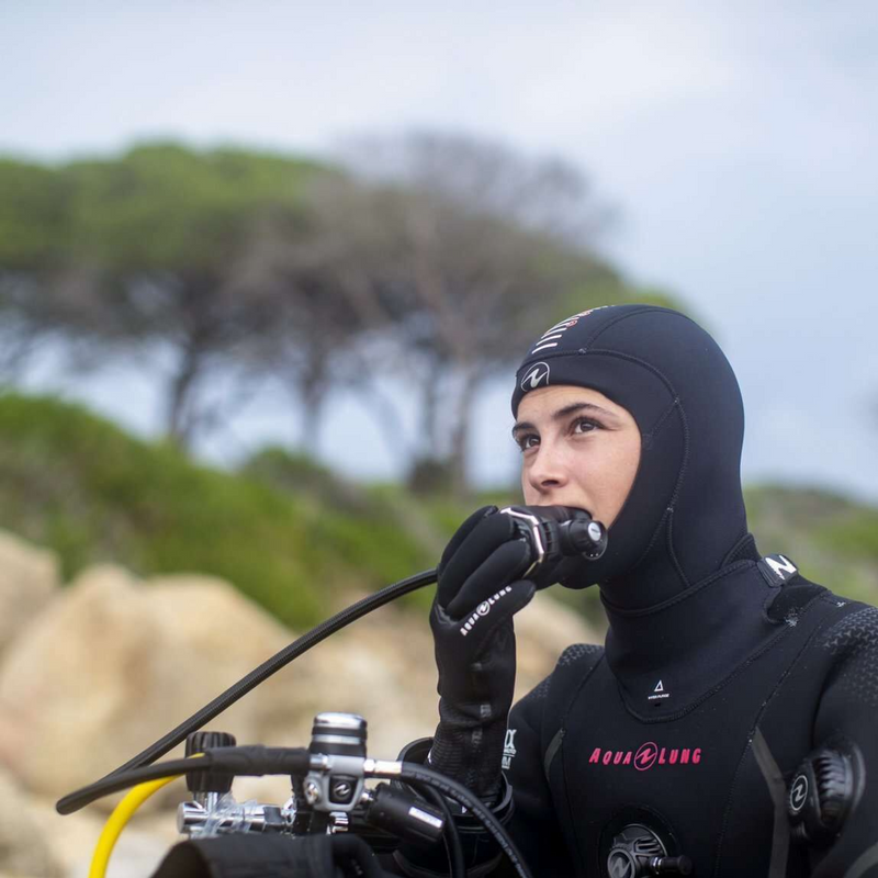 Load image into Gallery viewer, Aqualung Blizzard Dry Suit (4 mm) womens